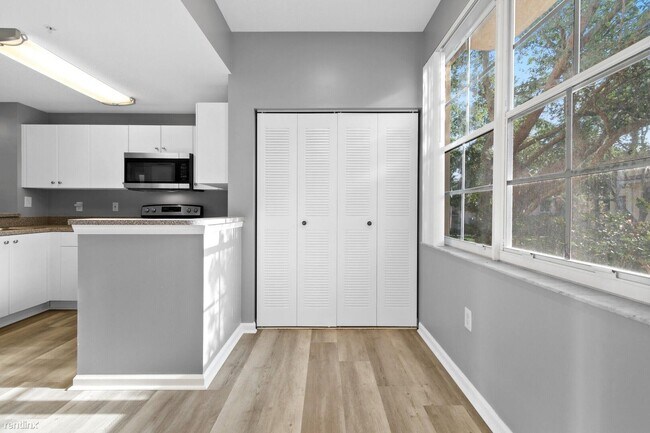 Foto del edificio - 3 br, 3 bath House - 4822 Chancellor Dr Ap...