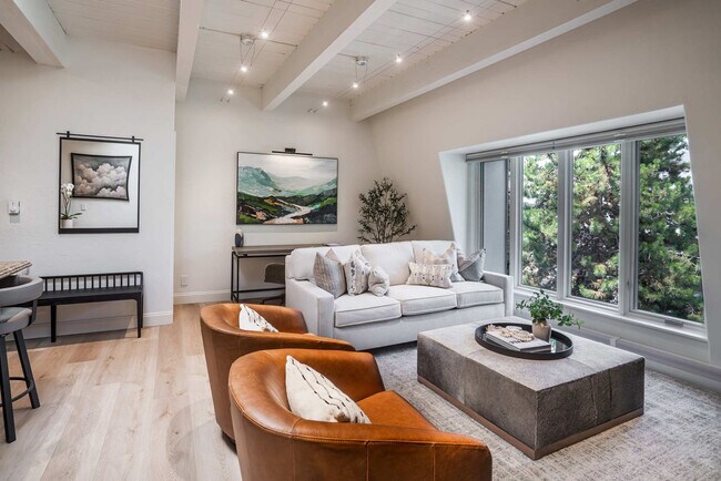 Foto del edificio - 725 E Durant Ave