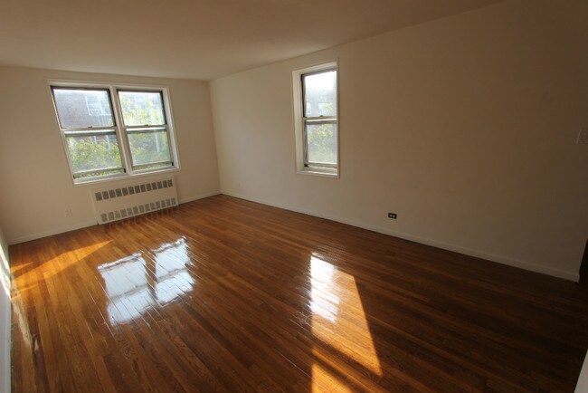 Building Photo - 10101 67th Dr