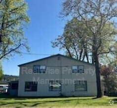 Building Photo - 1628 Leonard Rd