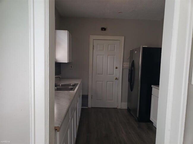 Building Photo - 3 br, 1 bath Duplex - 2958-2960 Tyler St. ...