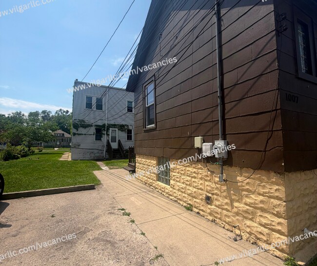 Foto del edificio - 1007 Becker St