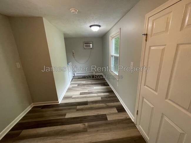 Building Photo - 511B Winston Ridge Rd