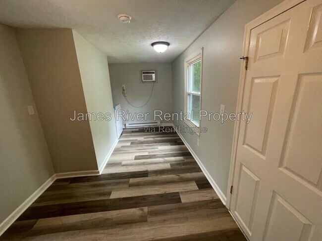 Foto del edificio - 511B Winston Ridge Rd
