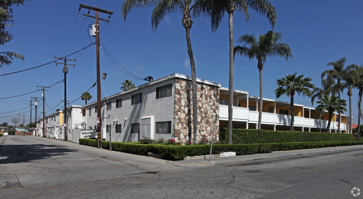 Foto del edificio - Tropical Palms Apartments