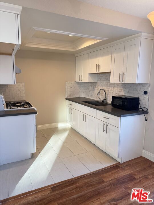 Foto del edificio - 1616 W 206th St