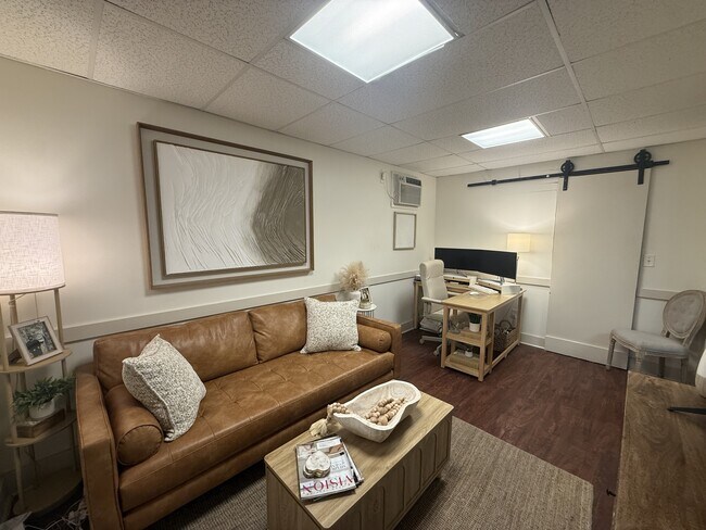 Building Photo - 23063 Texas 46STE 1