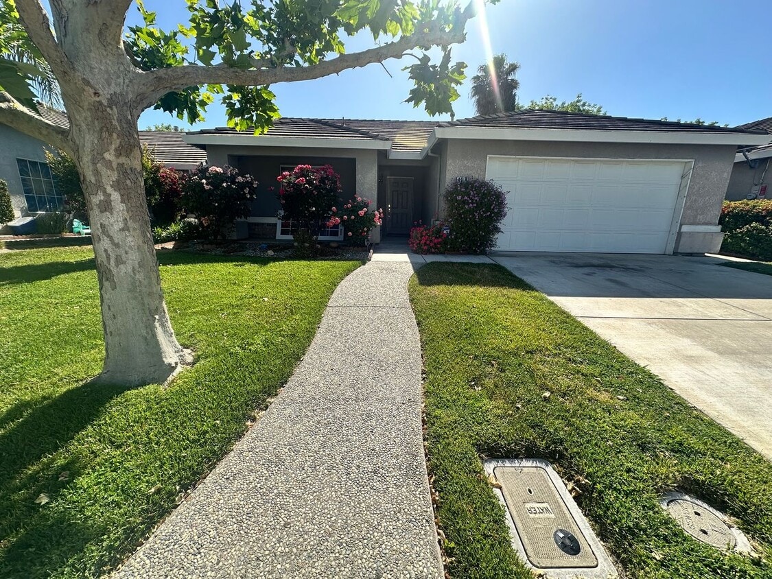 Primary Photo - Updated 1 Story Home Just For You