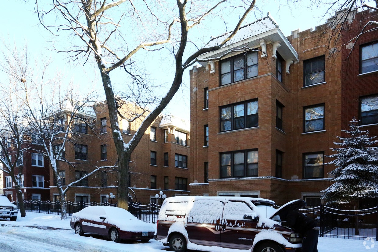 6635 - 6655 N Newgard Ave - 6635-6655 N Newgard Ave