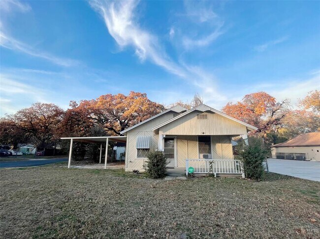 Building Photo - 3701 Galvez Ave
