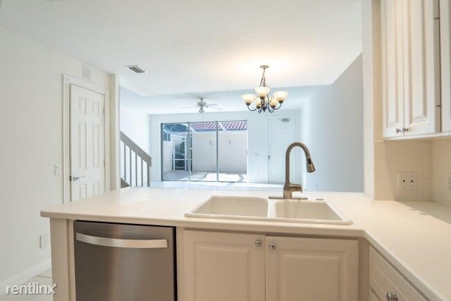 Building Photo - 3 br, 3 bath House - 186 Soriano Dr