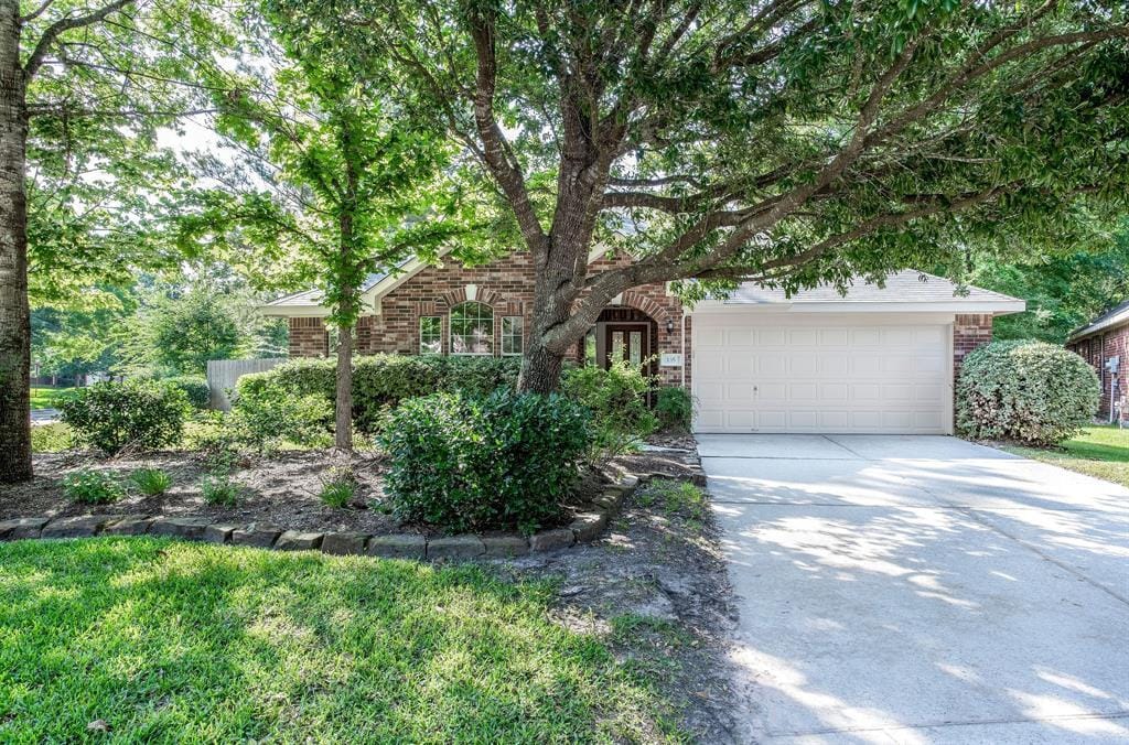 Primary Photo - 135 S Abram Cir