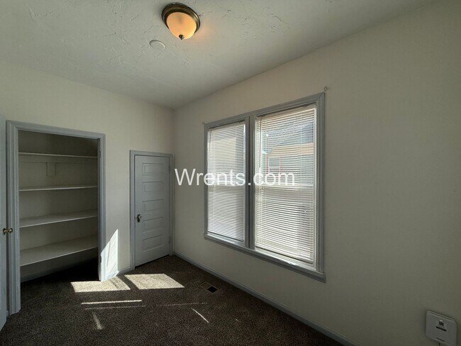 Foto del edificio - 1007 W Frederick Ave