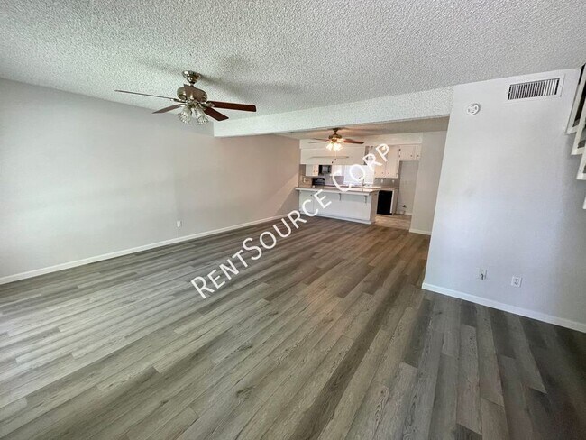 Building Photo - 3 Bedroom / 1 Full - 2 Half Bathroom Condo...
