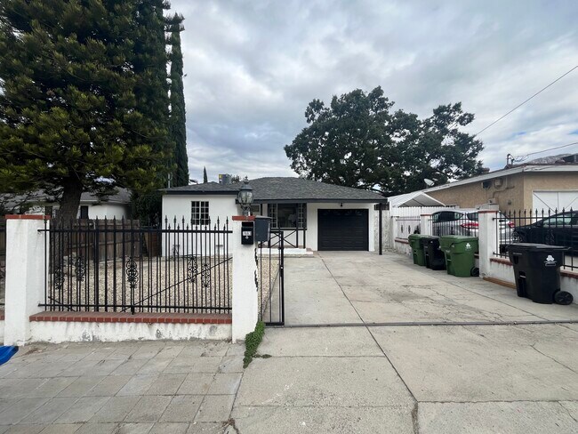 Foto del edificio - 7661 Beckett St