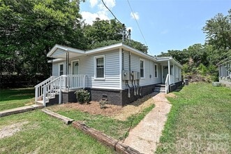 Building Photo - 3429 Tappan Pl