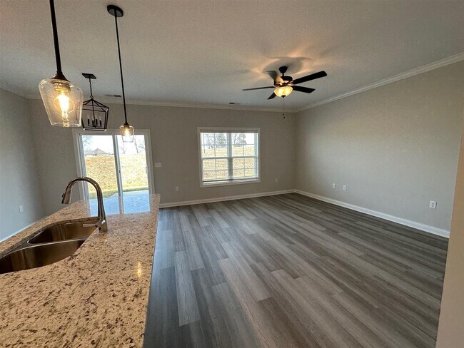 Building Photo - 6469 Fortuna Ave