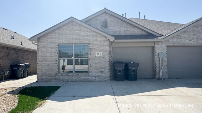 Foto del edificio - 2137 N Texas Ave