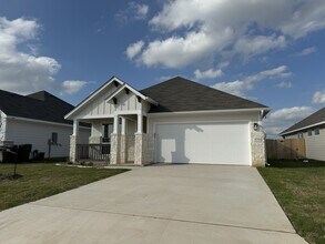 Building Photo - 8718 Happy Vly Dr