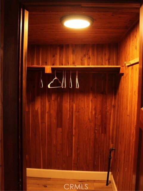Foto del edificio - 705 Brookside Ln