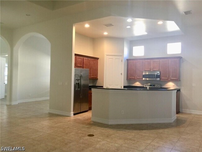 Building Photo - 6473 Caldecott Dr