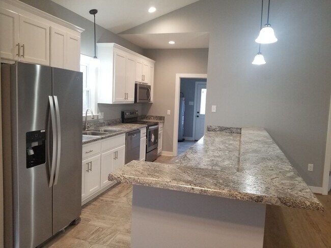 Building Photo - Beautiful Rancher in New Kent County!