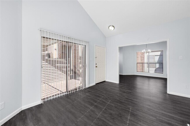 Building Photo - 10124 Waterstone Dr