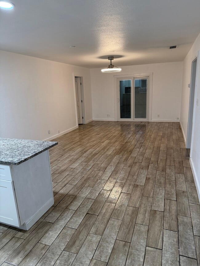 Building Photo - Stacey Bear Apartments