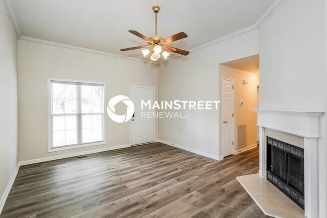 Building Photo - 3 Bedroom Pet-Friendly Home in GOODLETTSVILLE, TN with Main Street Renewal