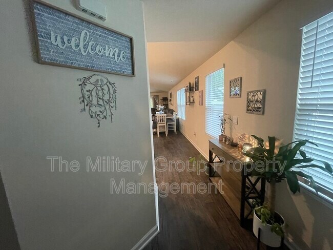 Foto del edificio - 15697 Strawberry Roan Ct