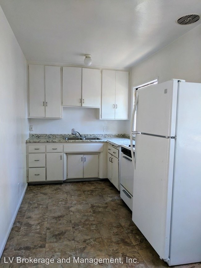 Building Photo - 778 N Loma Vista Dr