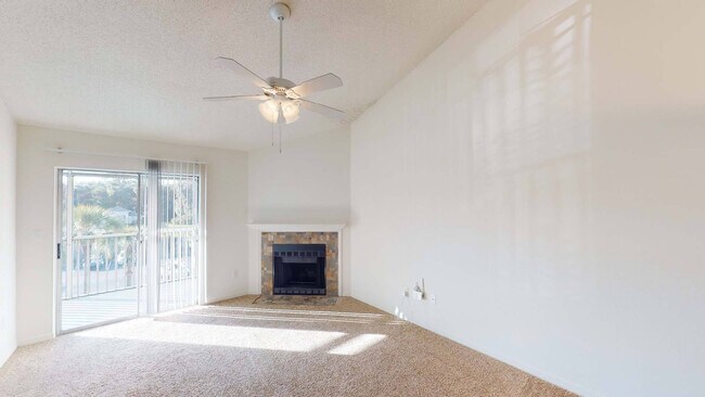 Interior Photo - Regatta Shores