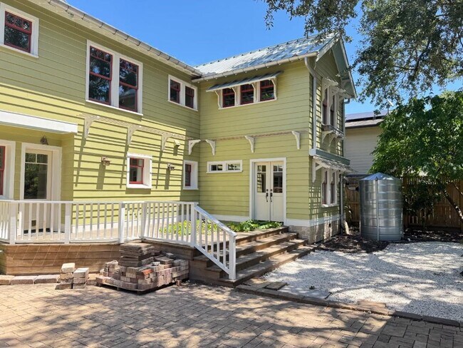 Foto del edificio - 2709 Albans Rd