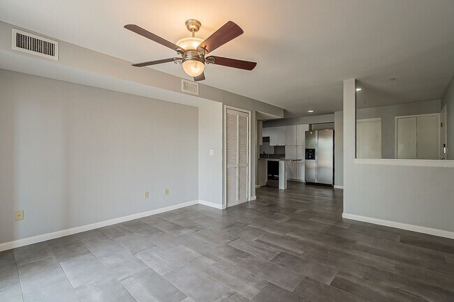 Foto del edificio - Walking Distance to ASU!