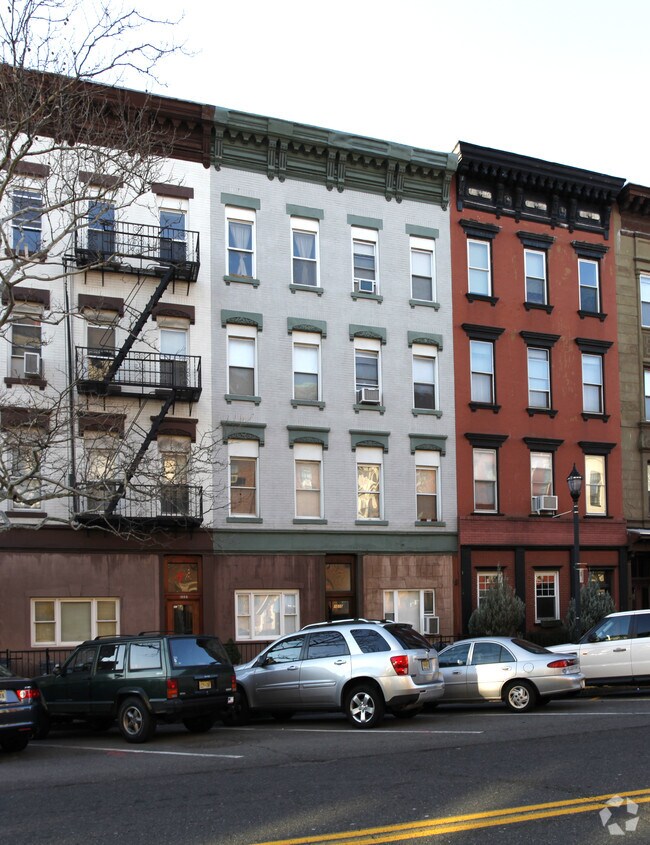 Building Photo - 1010 Washington St
