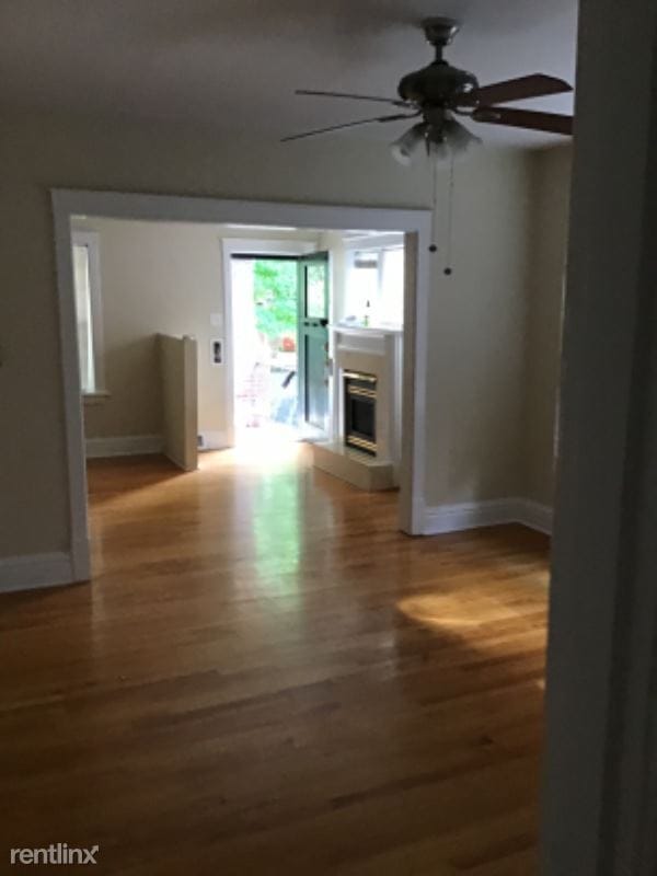 Building Photo - 2 br, 1 bath Apartment - 7344 Amherst Pl
