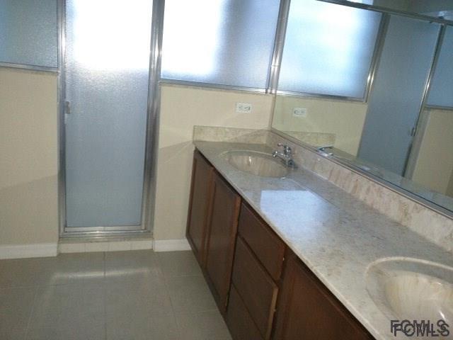 Foto del edificio - 121 Raintree Cir