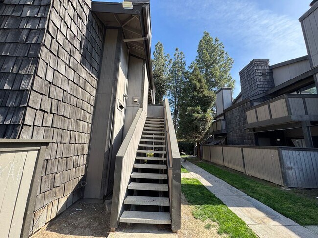 Foto del edificio - 1190 S Winery Ave