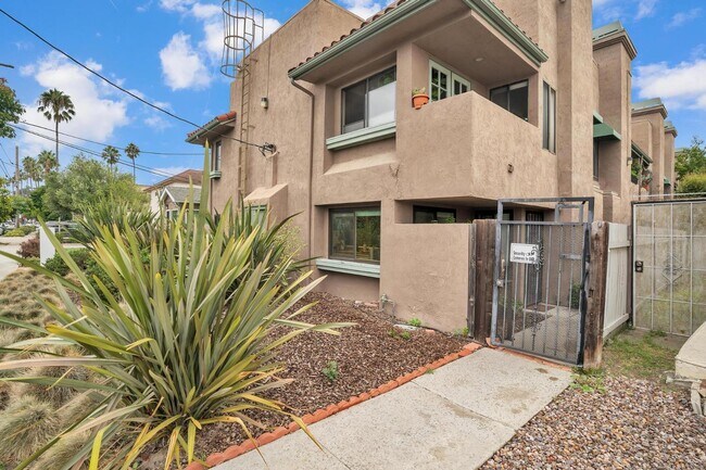 Foto del edificio - 4666 Mission Ave