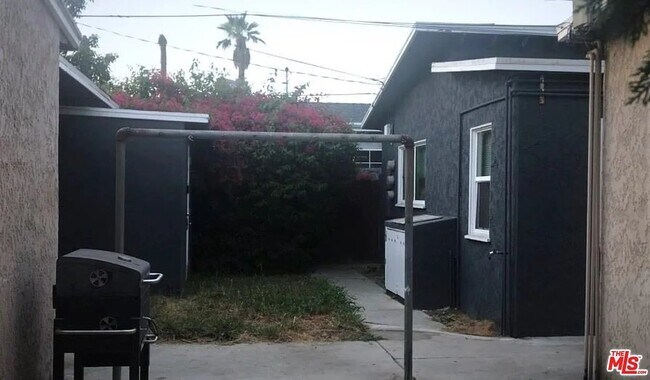 Building Photo - 6127 Linden Ave