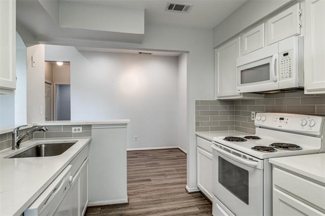 Building Photo - 8600 Coppertowne Ln