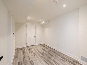 Building Photo - 32 Conchita St