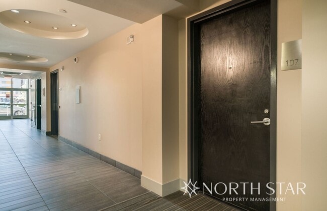 Photo - Pearl District Living on the Willamette River Apartment