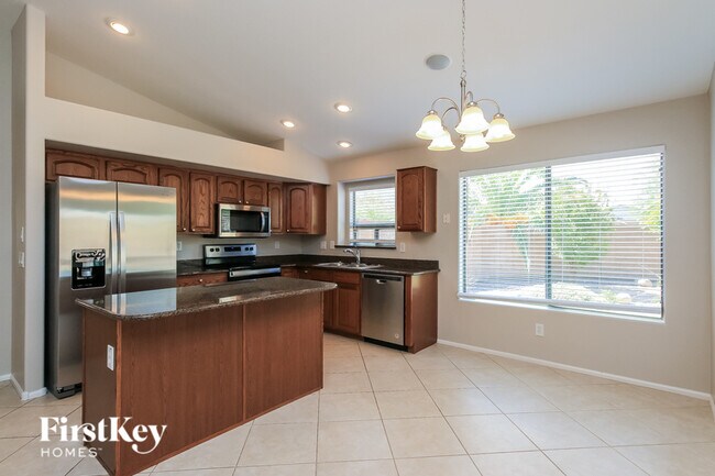 Building Photo - 98 E Clairidge Dr