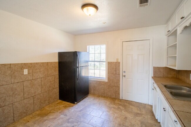 Foto del edificio - Charming 3-Bed Home in Lubbock 1/2 off first months rent