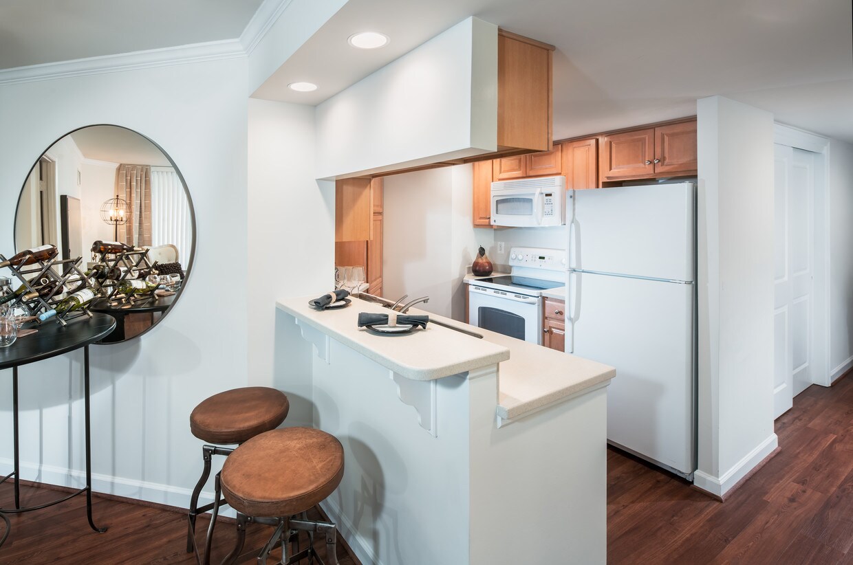 Quincy Plaza Apartments Arlington, VA