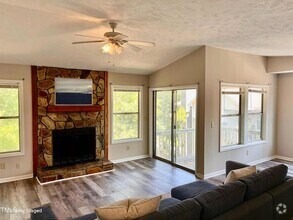 Building Photo - 1006 Wood Creek Dr