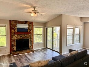Building Photo - 1006 Wood Creek Dr