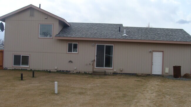 Building Photo - 895 S Pinnacle Mountain Dr
