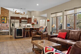 Building Photo - 77 Wild Horse Mesa Dr